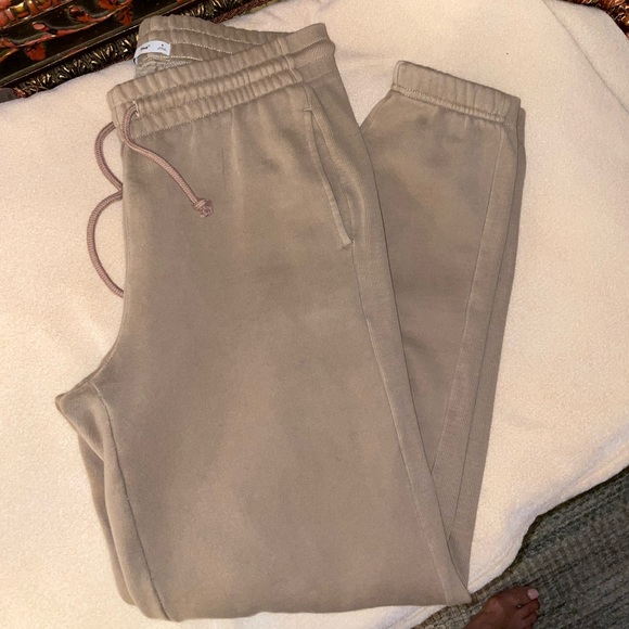 ARITZIA TNA COZY AF BF SWEATPANT - Picture 2 of 4